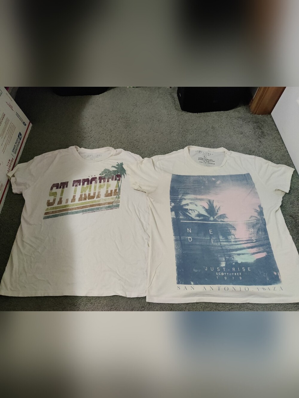 Scott Free Collection White Graphic Men’s T-Shirt, Made In USA 100% Cotton